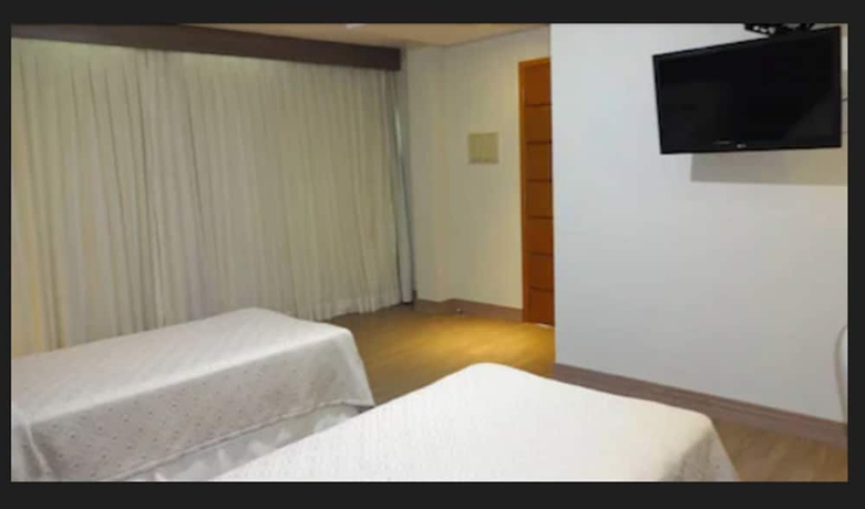 Imagen de la habitación del Hotel Mont Blanc Suites. Foto 11