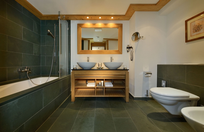 Imagen de la habitación del Hotel Mont Cervin Palace. Foto 7