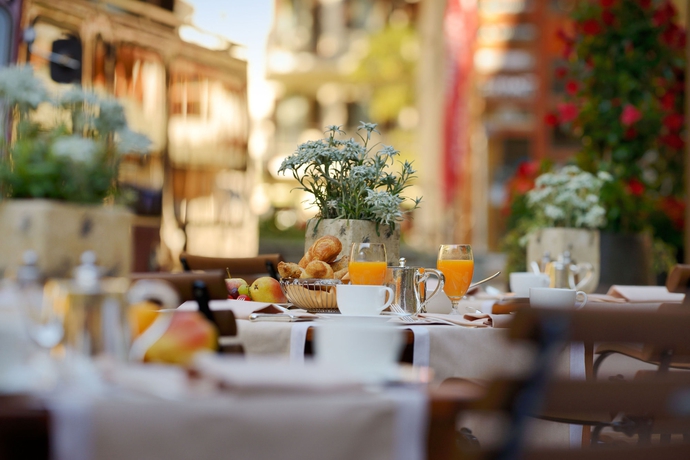 Imagen del bar/restaurante del Hotel Mont Cervin Palace. Foto 2