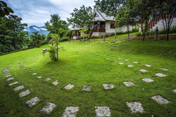 Imagen de los exteriores del Hotel Mont Goei Pai. Foto 10