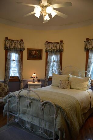 Imagen general del Hotel Mont Rest Inn. Foto 10