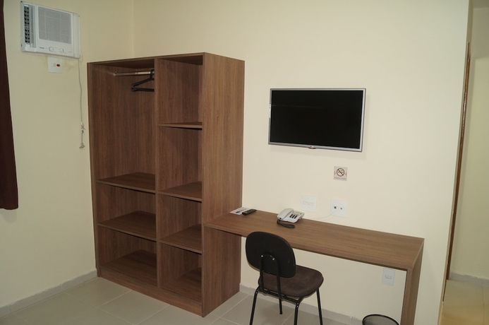 Imagen de la habitación del Hotel Mont Rey. Foto 5