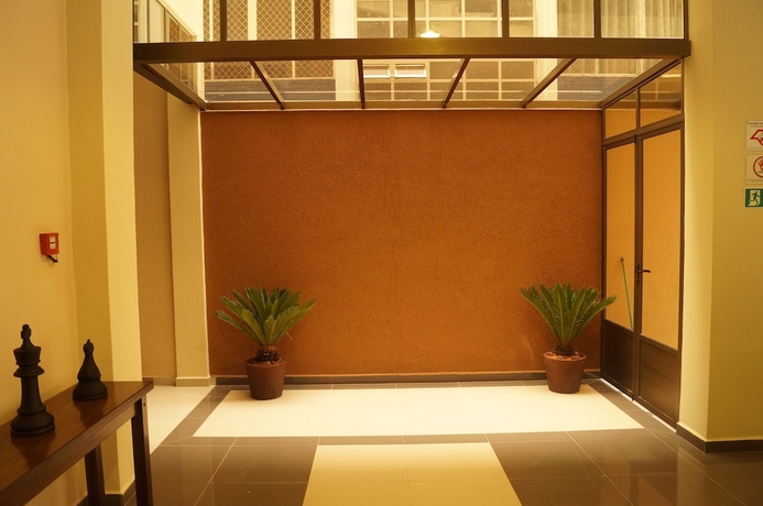 Imagen de los interiores del Hotel Mont Rey. Foto 10