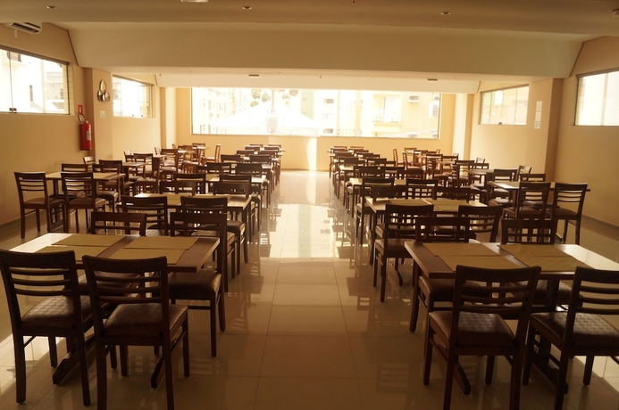 Imagen del bar/restaurante del Hotel Mont Rey. Foto 3
