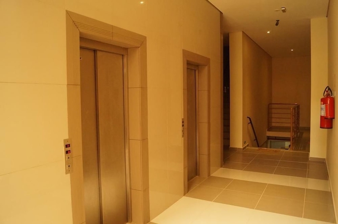 Imagen de los interiores del Hotel Mont Rey. Foto 17