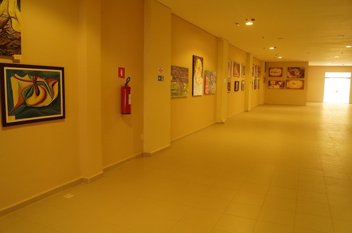Imagen de los interiores del Hotel Mont Rey. Foto 19