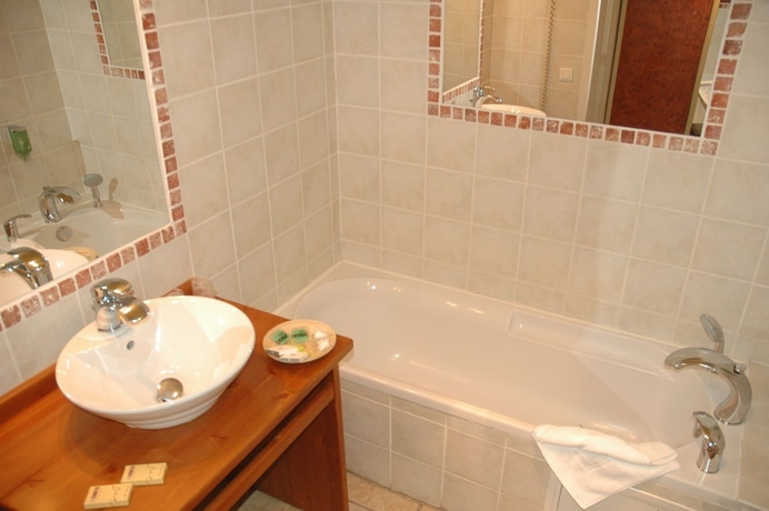 Imagen de la habitación del Hotel Mont Thabor, Alpes Franceses. Foto 17