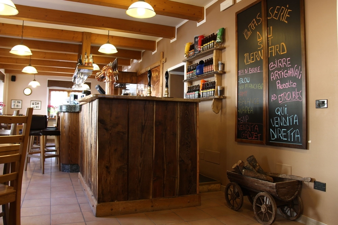 Imagen del bar/restaurante del Hotel Mont Velan. Foto 5
