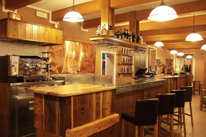 Imagen del bar/restaurante del Hotel Mont Velan. Foto 7