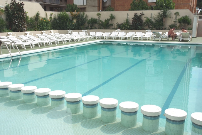 Imagen de la piscina del Hotel Mont-Rosa. Foto 11