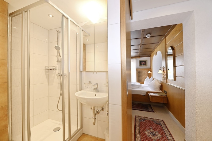 Imagen de la habitación del Hotel Montabella. Foto 15