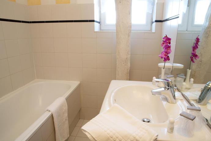 Imagen de la habitación del Hotel Montaigne, Le Moulin à Vent. Foto 7