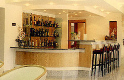 Imagen del bar/restaurante del Hotel Montalegre. Foto 2