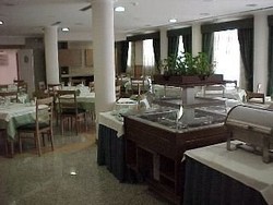 Imagen del bar/restaurante del Hotel Montalegre. Foto 3