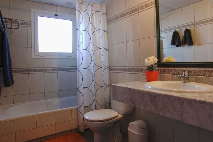 Imagen de la habitación del Hotel Montana Club Suite. Foto 8