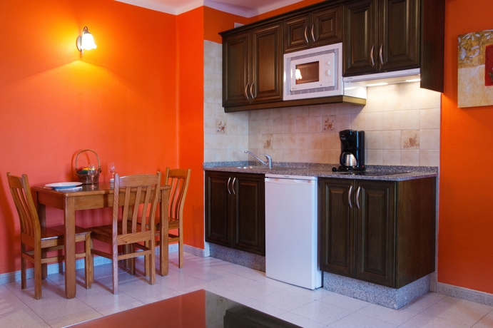 Imagen de la habitación del Hotel Montana Club Suite. Foto 9