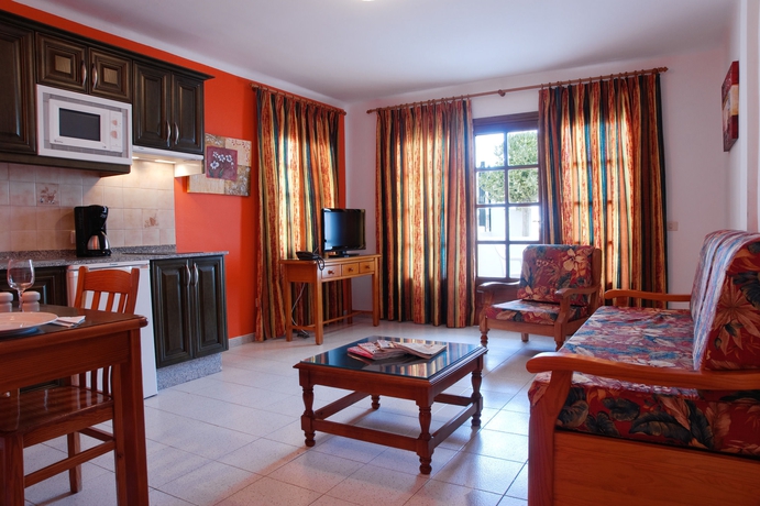 Imagen de la habitación del Hotel Montana Club Suite. Foto 10