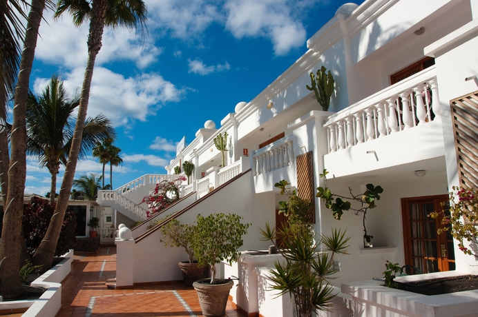 Imagen de los exteriores del Hotel Montana Club Suite. Foto 13