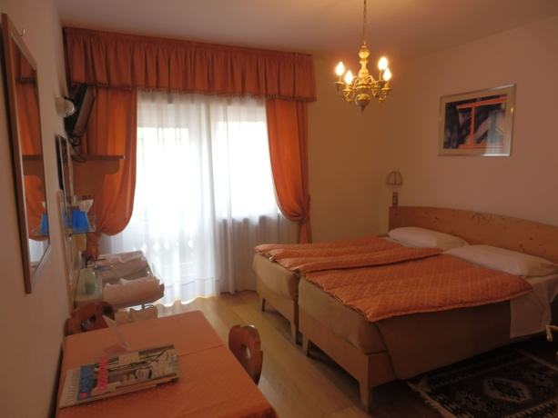 Imagen de la habitación del Hotel Montana, Cortina d'Ampezzo . Foto 6
