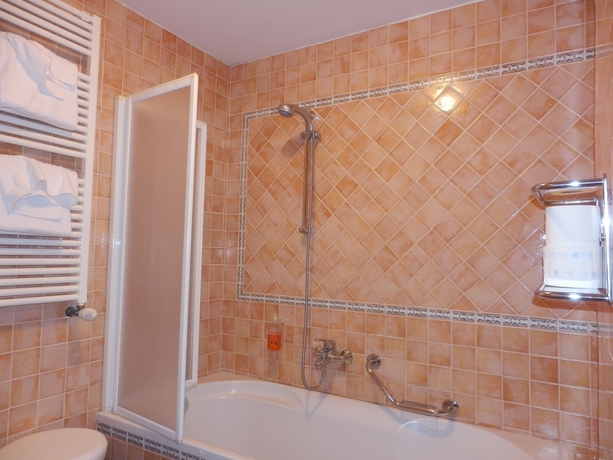 Imagen de la habitación del Hotel Montana, Cortina d'Ampezzo . Foto 11