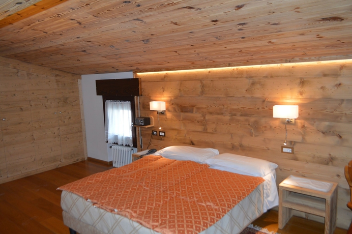 Imagen de la habitación del Hotel Montana, Cortina d'Ampezzo . Foto 15