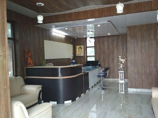 Imagen de los interiores del Hotel Montana Crowne Residency. Foto 5