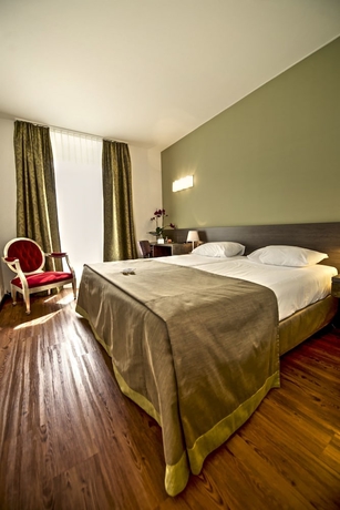 Imagen de la habitación del Hotel Montana, Ginebra. Foto 6