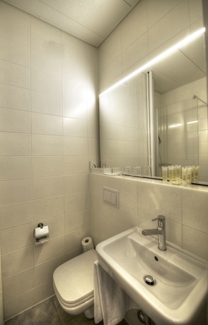 Imagen de la habitación del Hotel Montana, Ginebra. Foto 9