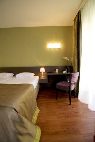 Imagen de la habitación del Hotel Montana, Ginebra. Foto 11