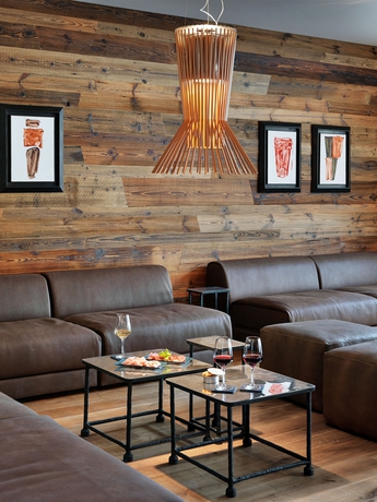 Imagen del bar/restaurante del Hotel Montana Lodge and Spa, By R Collection Hotels. Foto 9