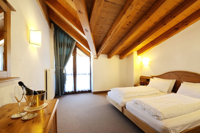 Imagen de la habitación del Hotel Montana, Madonna di Campiglio. Foto 6