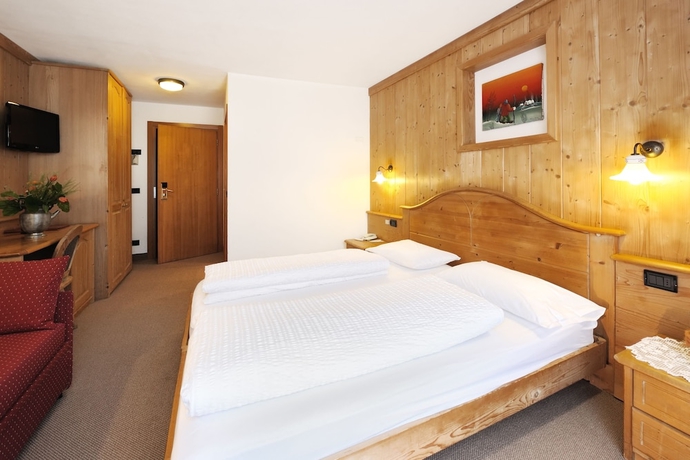 Imagen de la habitación del Hotel Montana, Madonna di Campiglio. Foto 9
