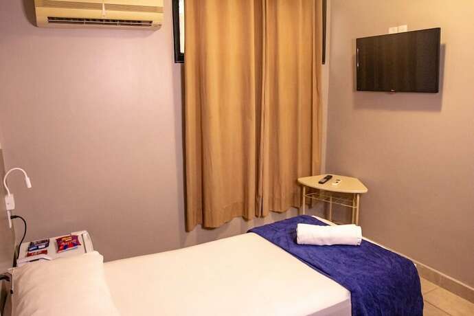 Imagen de la habitación del Hotel Montana N&uacute;cleo Bandeirante. Foto 15