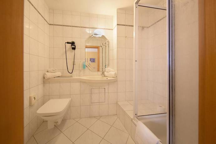 Imagen de la habitación del Hotel Montana N&uuml;rnberg-West. Foto 3