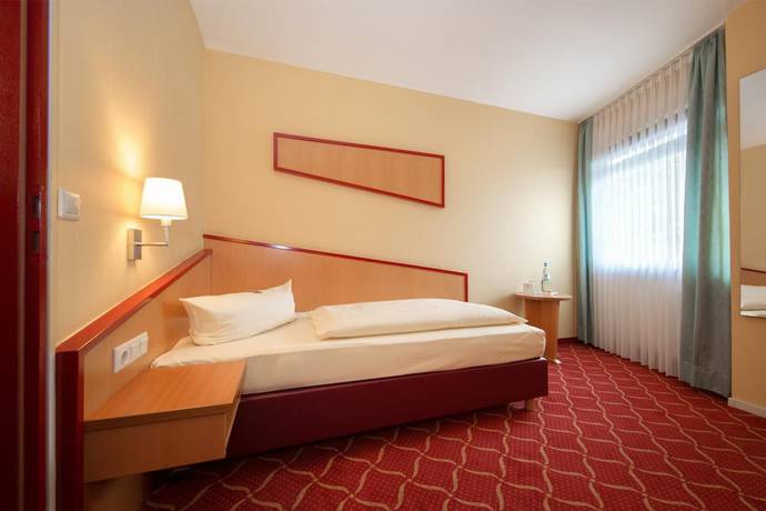 Imagen de la habitación del Hotel Montana N&uuml;rnberg-West. Foto 12