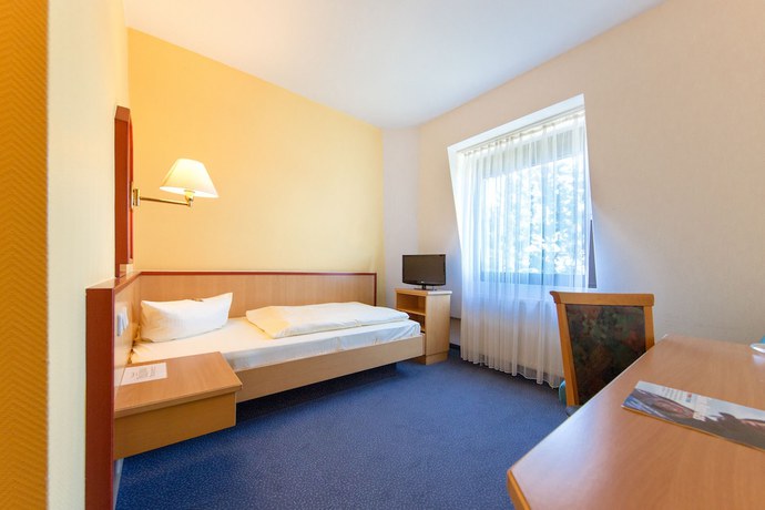 Imagen de la habitación del Hotel Montana N&uuml;rnberg-West. Foto 16