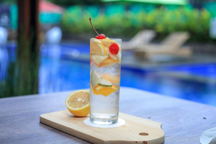 Imagen de la piscina del Hotel Montana Premier Senggigi. Foto 19