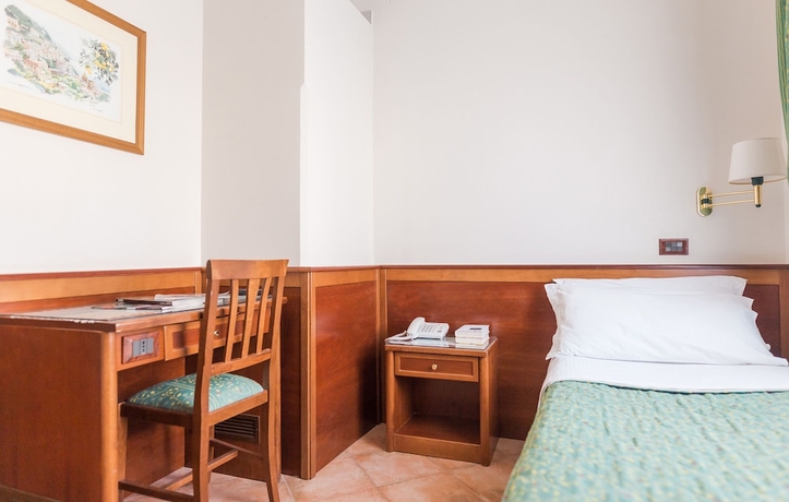 Imagen de la habitación del Hotel Montana, Sant Agata sui Due Golfi. Foto 3