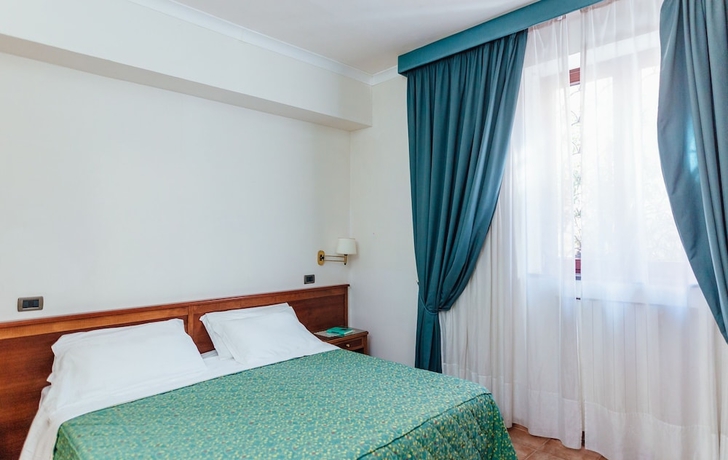 Imagen de la habitación del Hotel Montana, Sant Agata sui Due Golfi. Foto 4