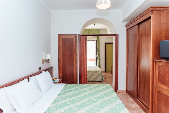 Imagen de la habitación del Hotel Montana, Sant Agata sui Due Golfi. Foto 10