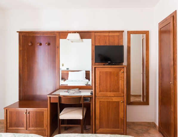 Imagen de la habitación del Hotel Montana, Sant Agata sui Due Golfi. Foto 14