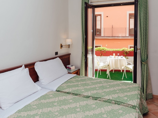 Imagen de la habitación del Hotel Montana, Sant Agata sui Due Golfi. Foto 16