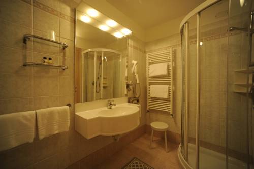 Imagen de la habitación del Hotel Montana, Vason. Foto 9