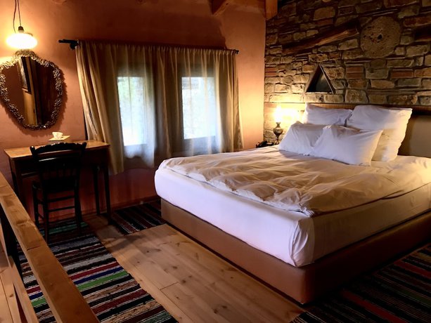 Imagen de la habitación del Hotel Montanema Handmade Village. Foto 8