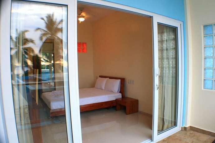 Imagen de la habitación del Hotel Montani Beach Resort. Foto 25