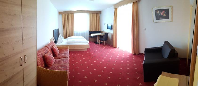 Imagen de la habitación del Hotel Montani. Foto 9