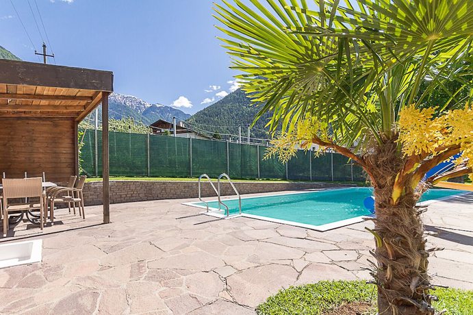 Imagen de los exteriores del Hotel Montani. Foto 18