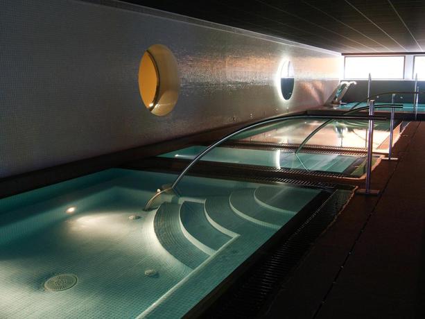 Imagen de la piscina del Hotel Montanyà and Lodge. Foto 19