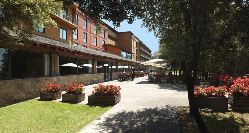 Imagen de los exteriores del Hotel Montanyà and Lodge. Foto 12