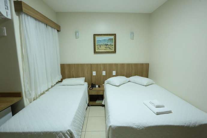 Imagen de la habitación del Hotel Montblanc. Foto 6